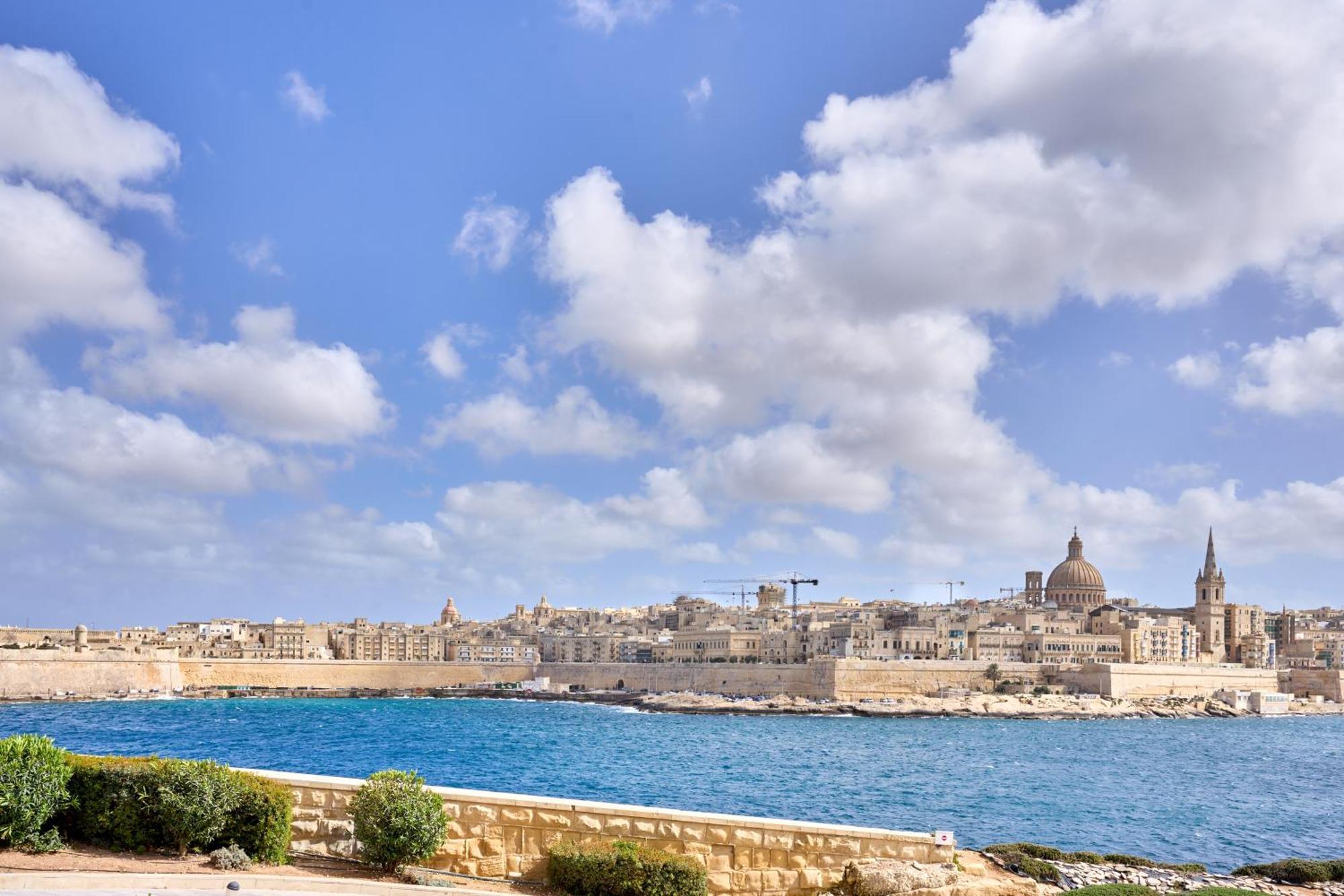 Stylish Apartment In Tigne Point Sliema Eksteriør billede