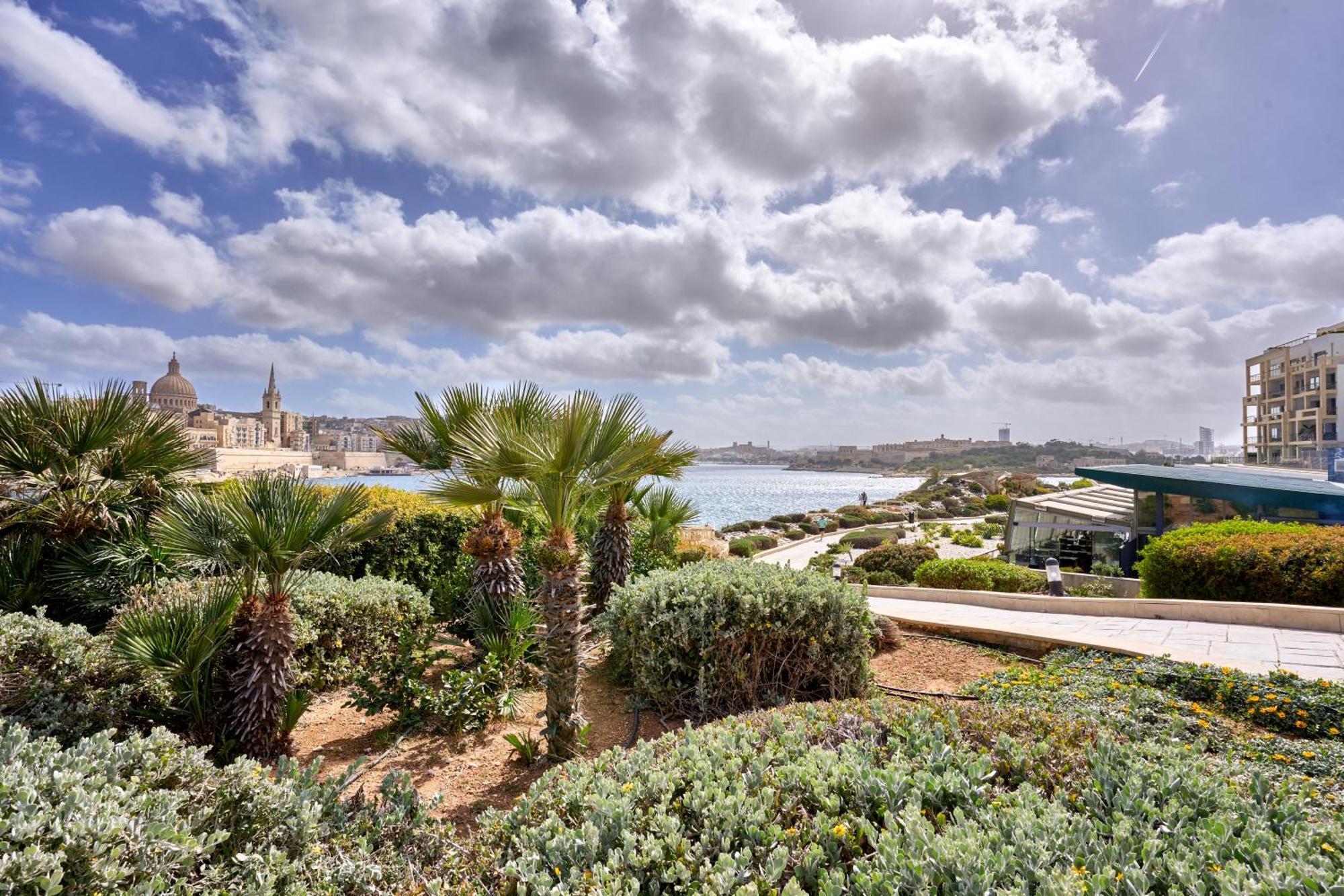 Stylish Apartment In Tigne Point Sliema Eksteriør billede